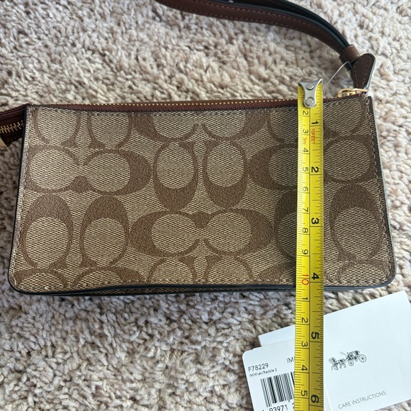 Coach Women’s Fold over Brown and Tan Signature Wristlet Wallet 7x4 NWT - Picture 5 of 9